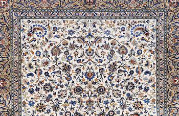 A CARPET, Kashan, ca 410 x 280 cm.