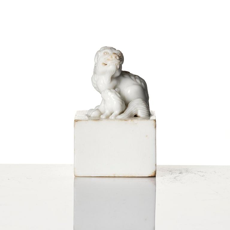 Two seal stamps, soapstone and blanc de chine. Qing dynasty 18th/19th century.