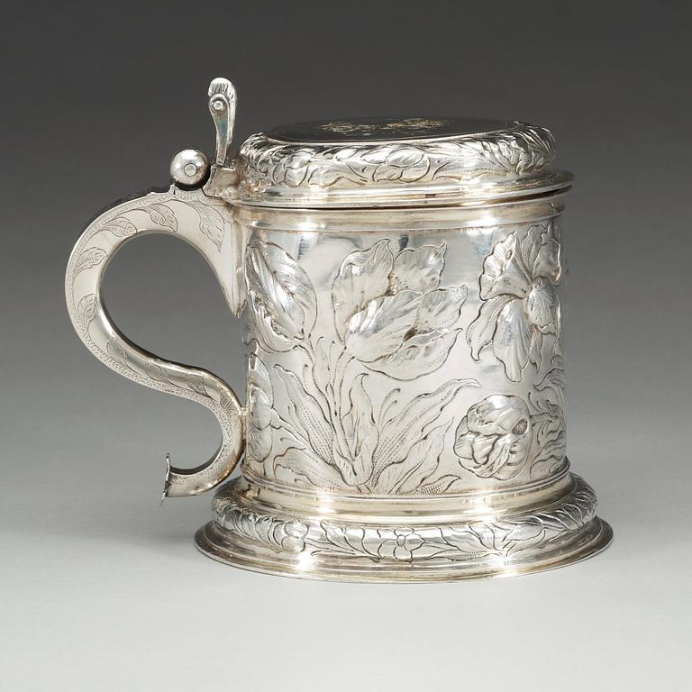 A Baltic 17th century parcel-gilt tankard, unidentified makers mark, Reval.