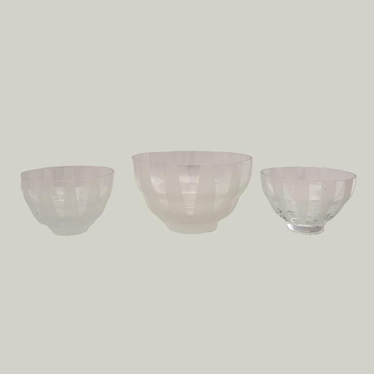 Berit Johansson, bowls 3 pcs, one of which is signed.