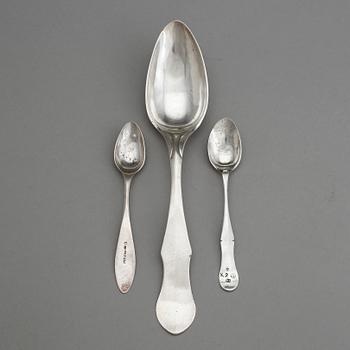 SKED OCH TESKEDAR, 2 st, silver. Bla Gustaf Henrik Sidwall, Norrköping, 1802, vikt ca 66 g.