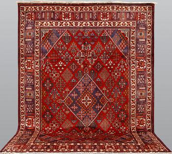 A Joshagan carpet, ca 326 x 230 cm.