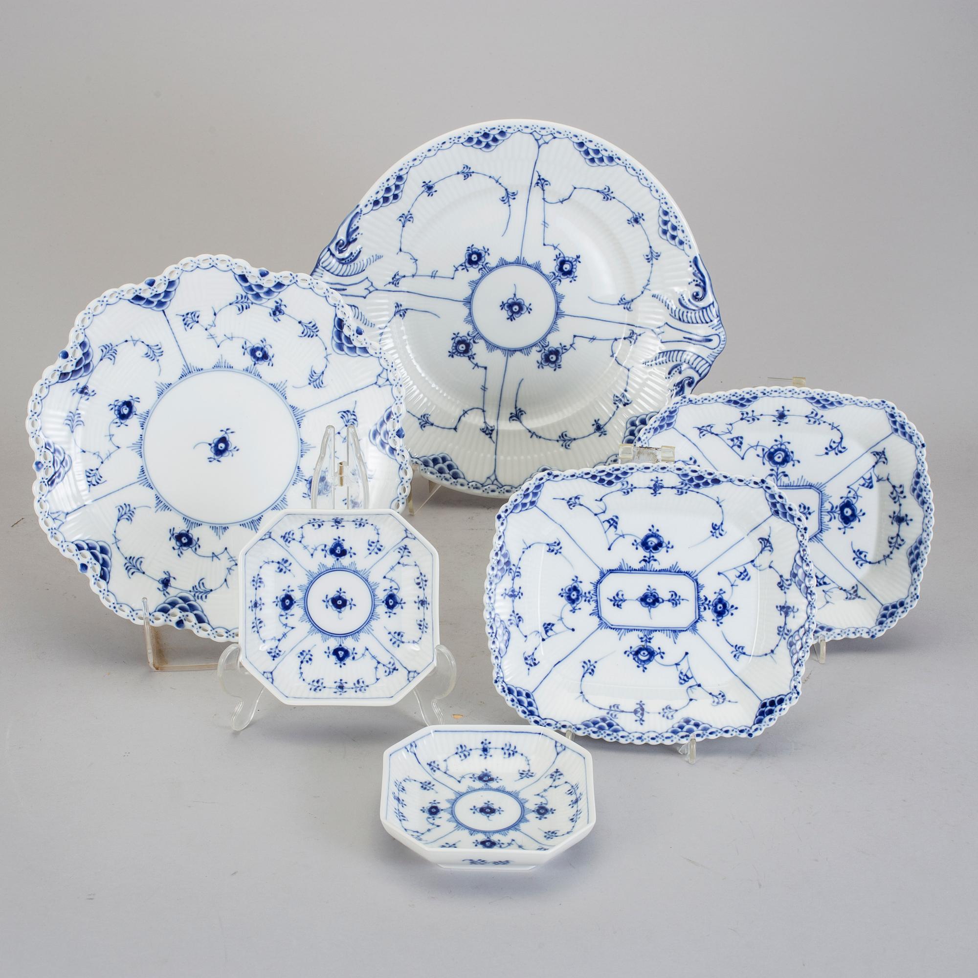 SERVIS, 129 delar, porslin, Musselmalet, Royal Copenhagen.