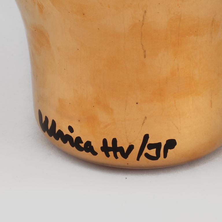 VAS, glas, "Open Minds Guld", Ulrica Hydman-Vallien, Kosta Boda, signerad, sent 1900-tal.