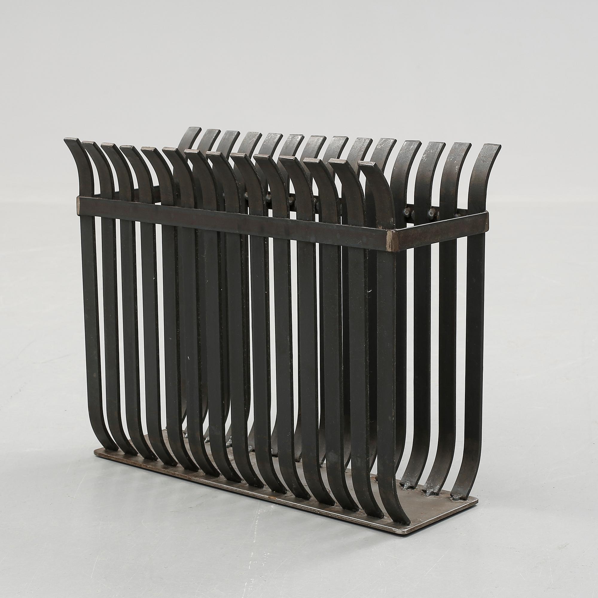 TIDNINGSSTÄLL, Illums Bolighus, 1990-tal.