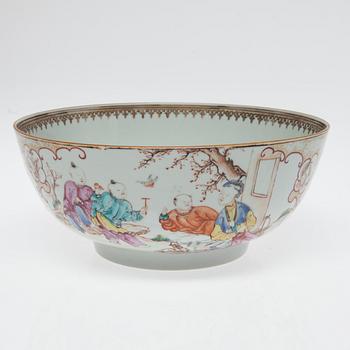 SKÅL, porslin, Kina Qianlong 1736-95.