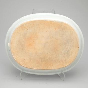 STEKFAT,  2 st, porslin, Kina, Qingdynastin, Qinalong, 1700-tal.