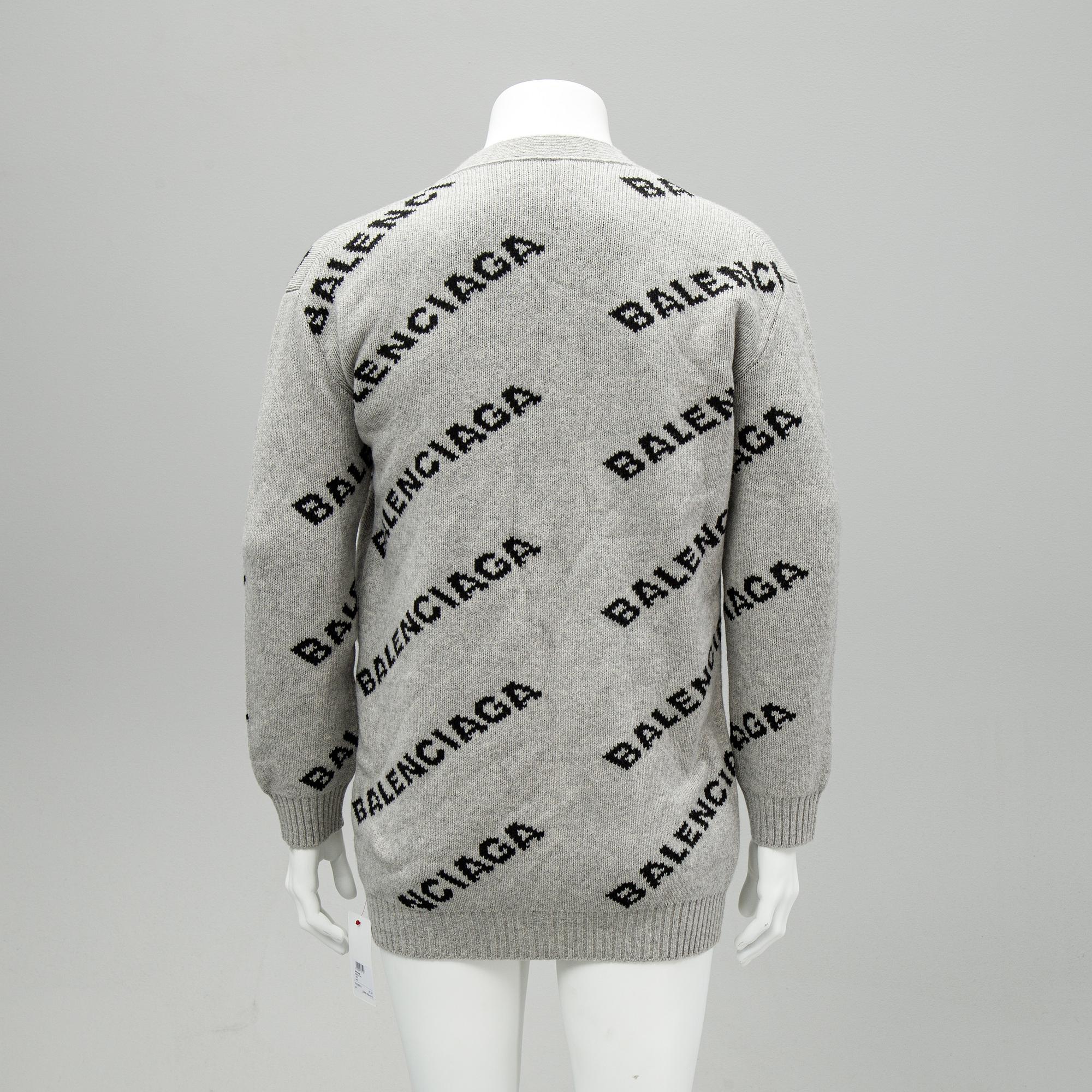 Balenciaga a knitted wool and camel hair mix cardigan size M. Bukowskis