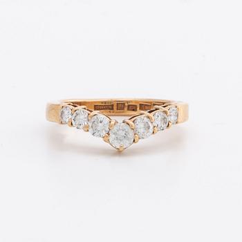 RING 18k gold w 7 brilliant-cut diamonds approx 0,50 ct, Gothenburg 1995.