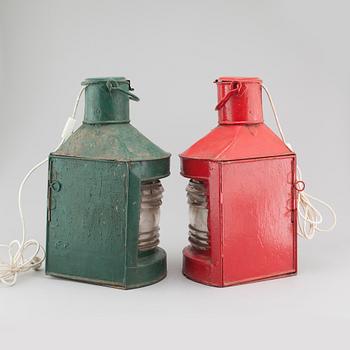 LANTERNOR, ett par, 1900-talets första hälft.