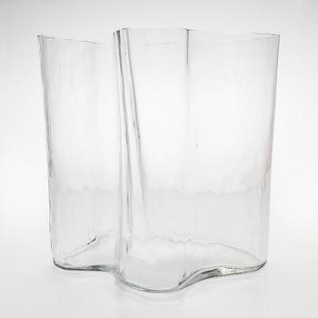 Alvar Aalto, vase, 3031, signed Alvar Aalto for Iittala 1960s.