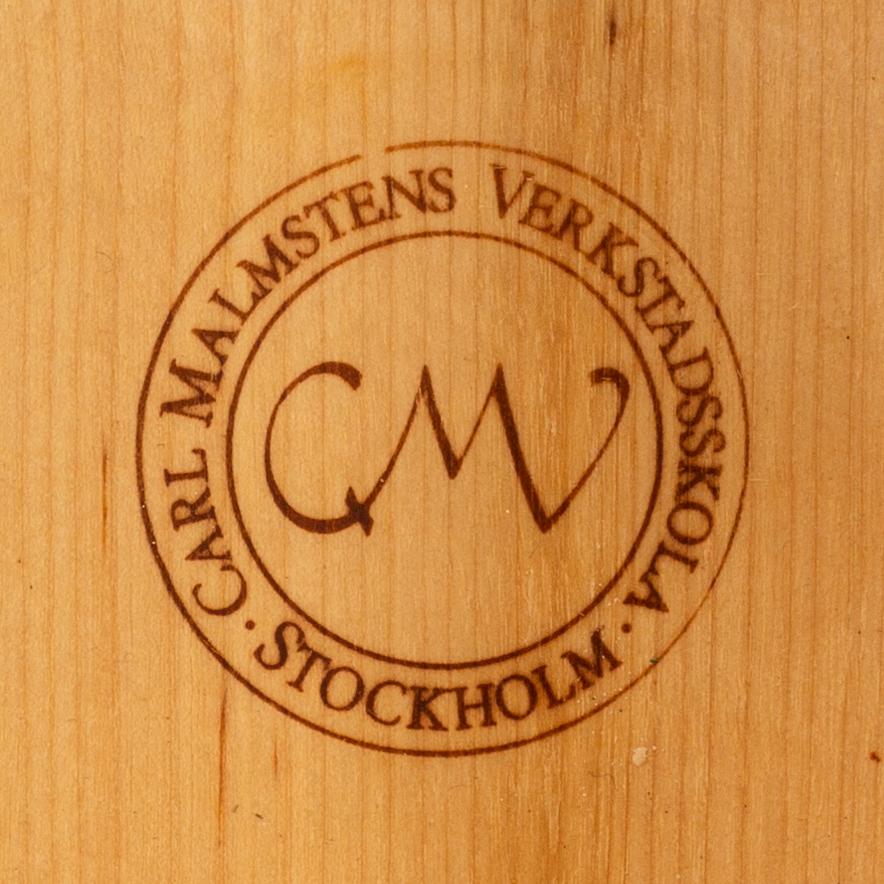 VÄGGSKÅP MED BORSTE, Märkt Carl Malmstens Verkstadsskola Stockholm.