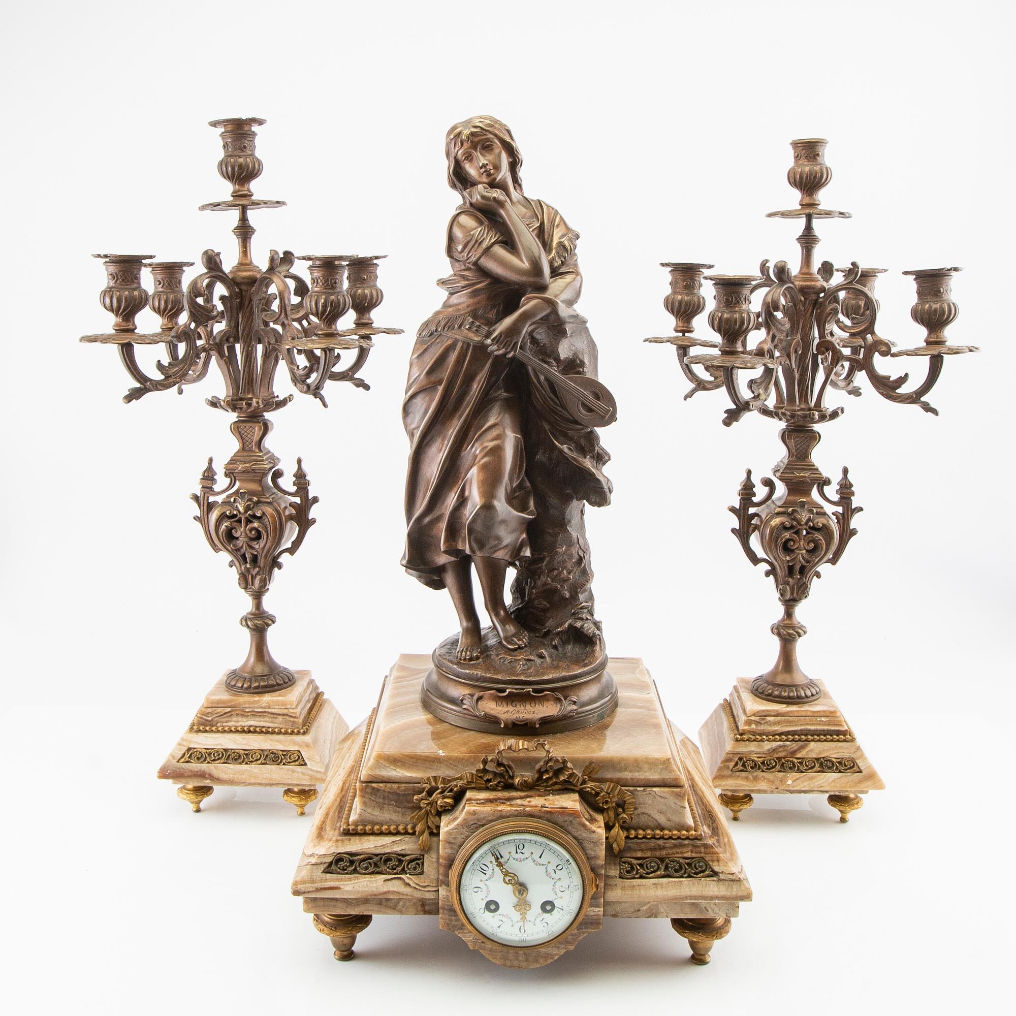 Table garniture 3 pcs 20th century.