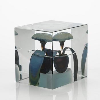 Oiva Toikka, vuosikuutio, signeerattu Oiva Toikka, Nuutajärvi 1977, numeroitu 662/2000.