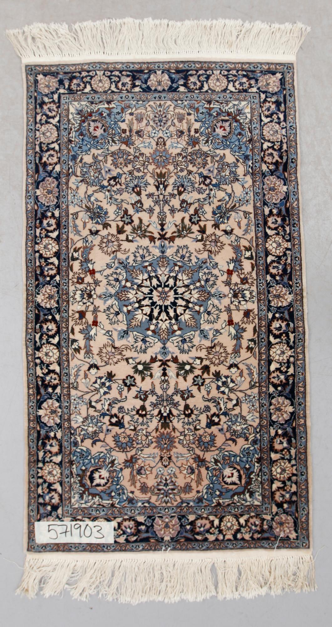 MATTA, orientalisk. Ca 122 x 70 cm.