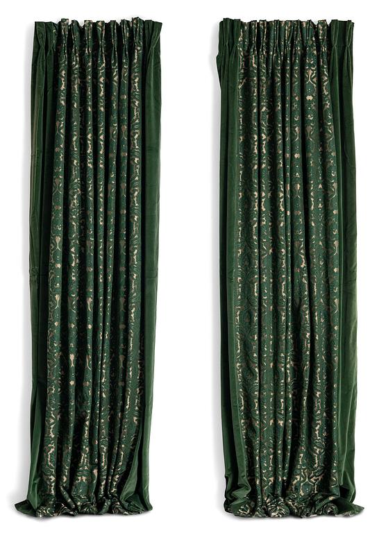 Gardiner, ett par, grön mönstrad sammet.