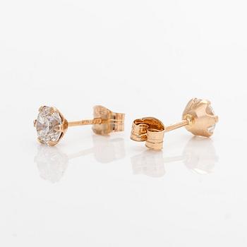 Örhängen, 14K guld med briljantslipade diamanter totalt 1.00 ct. Med GIA dossier.