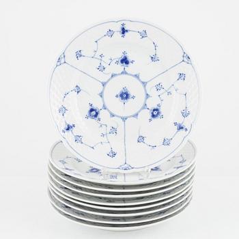 Bing & Grøndahl, 9 'Musselmalet' porcelain plates, Denmark.