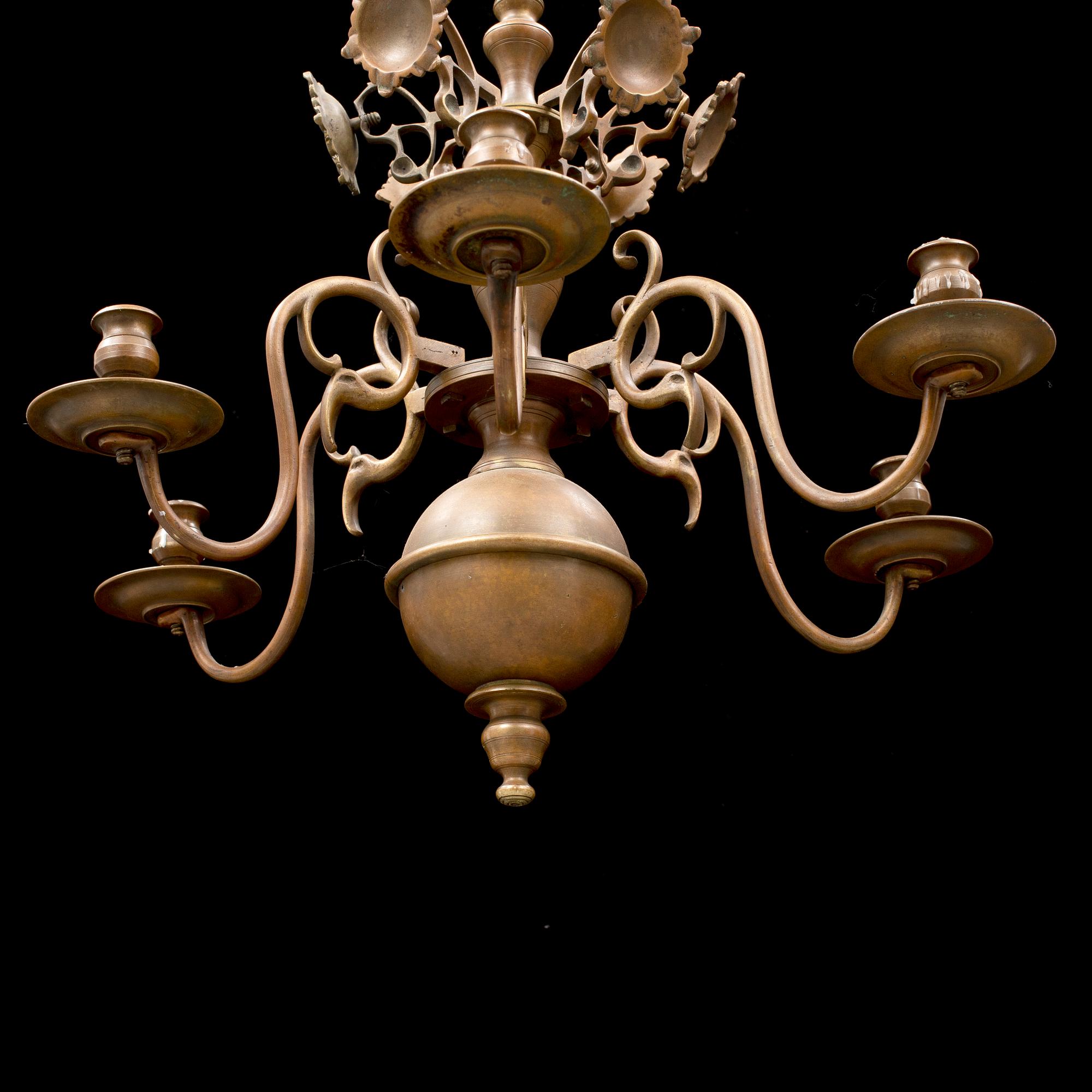 CHANDELIER, baroque style, first half of the 20th century.