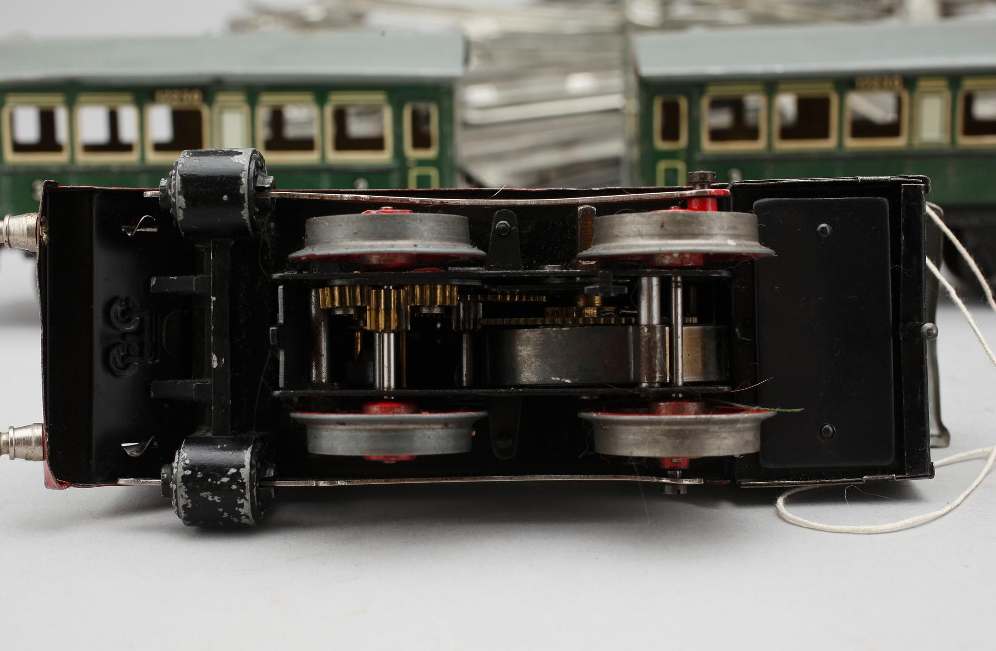 TÅGSET, 5 delar + räls, Märklin, 1900-talets första hälft.