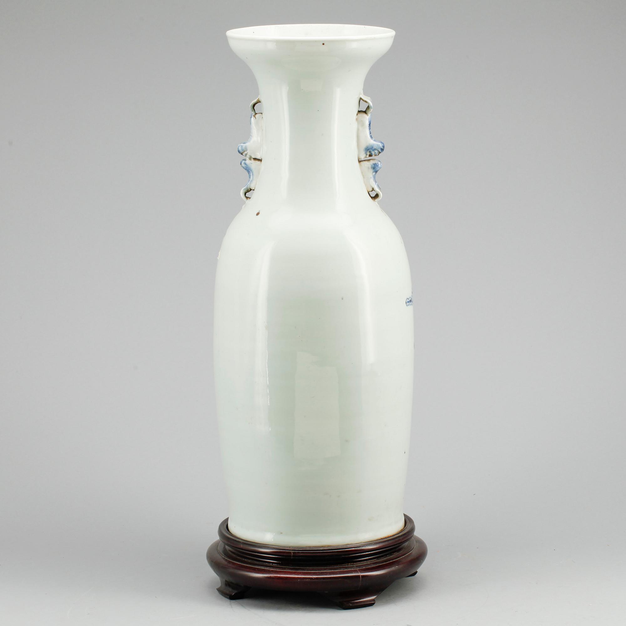 GOLVVAS, porslin, Kina. 1800-tal.