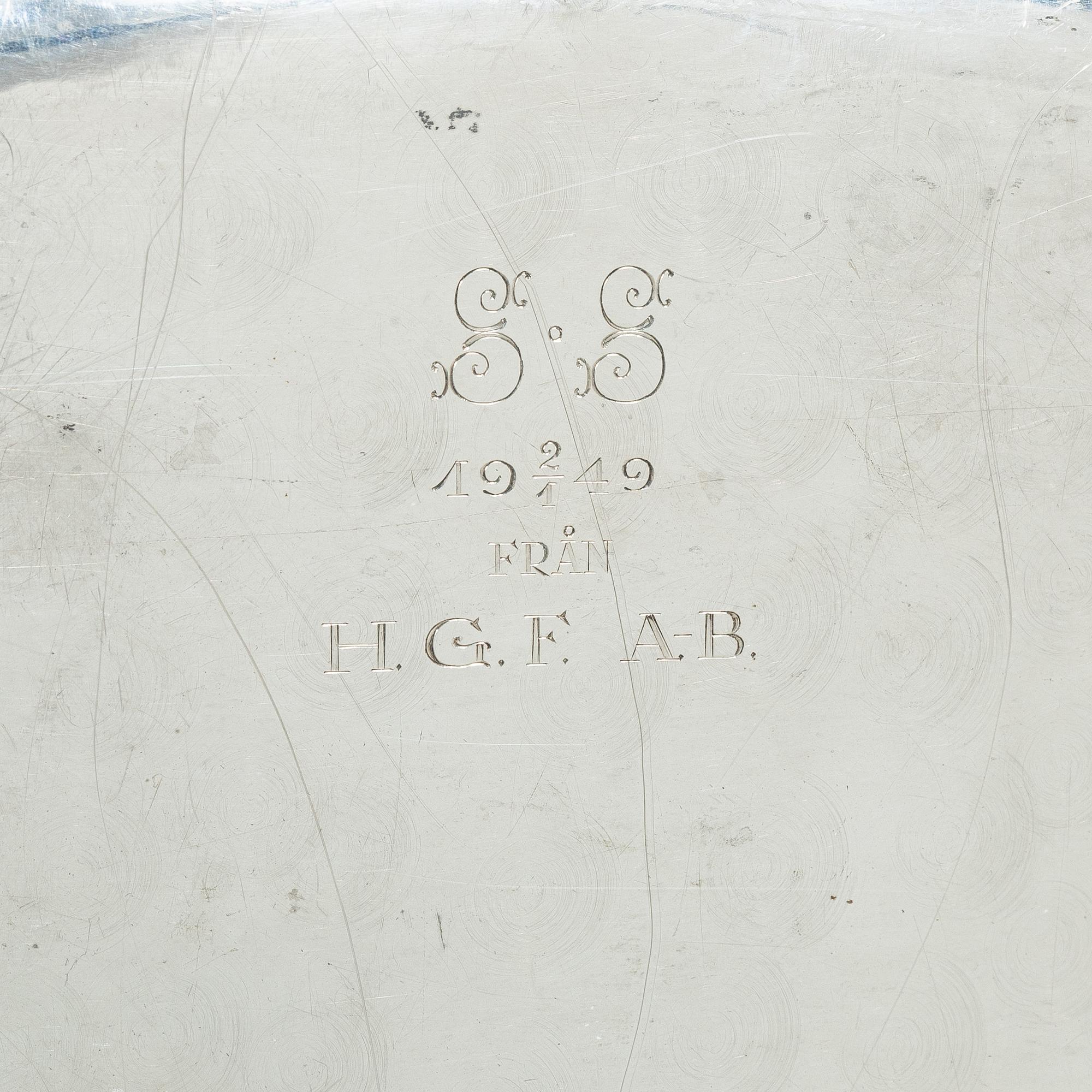 An Italian siiver Rococo style tray, Italy 1934–1944, with Swedish import mark.