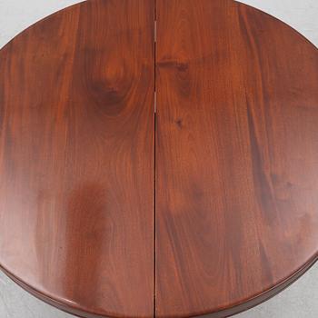 Frits Henningsen, a dining table, Denmark, mid-20th century.