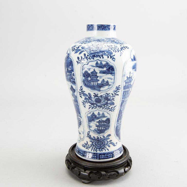 VAS, porslin. Qingdynastin, Qianlong (1736-95).