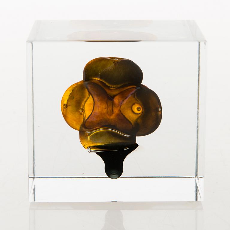OIVA TOIKKA,  An annual glass cube, signed Oiva Toikka Nuutajärvi 1996 and numbered 528/2000.