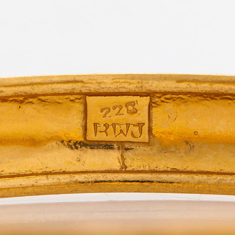 Rannekoru, 22K kultaa ja emalia, Arabiemiraatit.