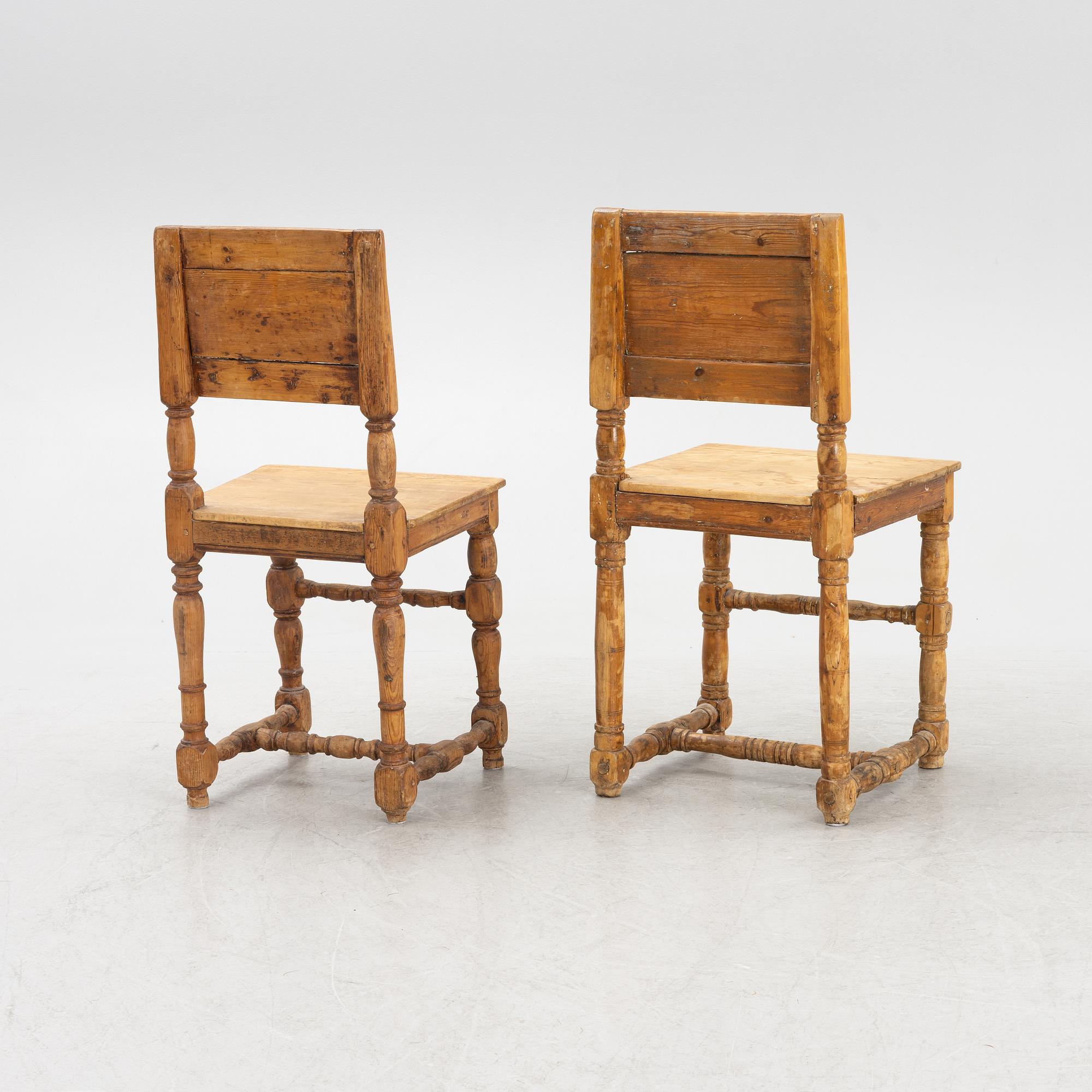 A pair of Swedish provincial chairs, 18th/19th century.