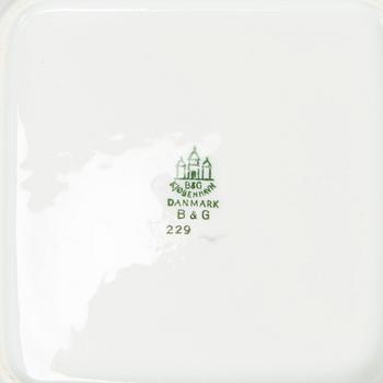 Bing & Grøndahl, servis, 127 delar, "Måsen", porslin, Danmark, 1900-tal.