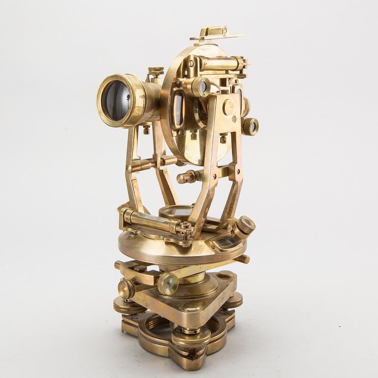 Theodolite, Newman & Guardia, London  England, 20th century first part.