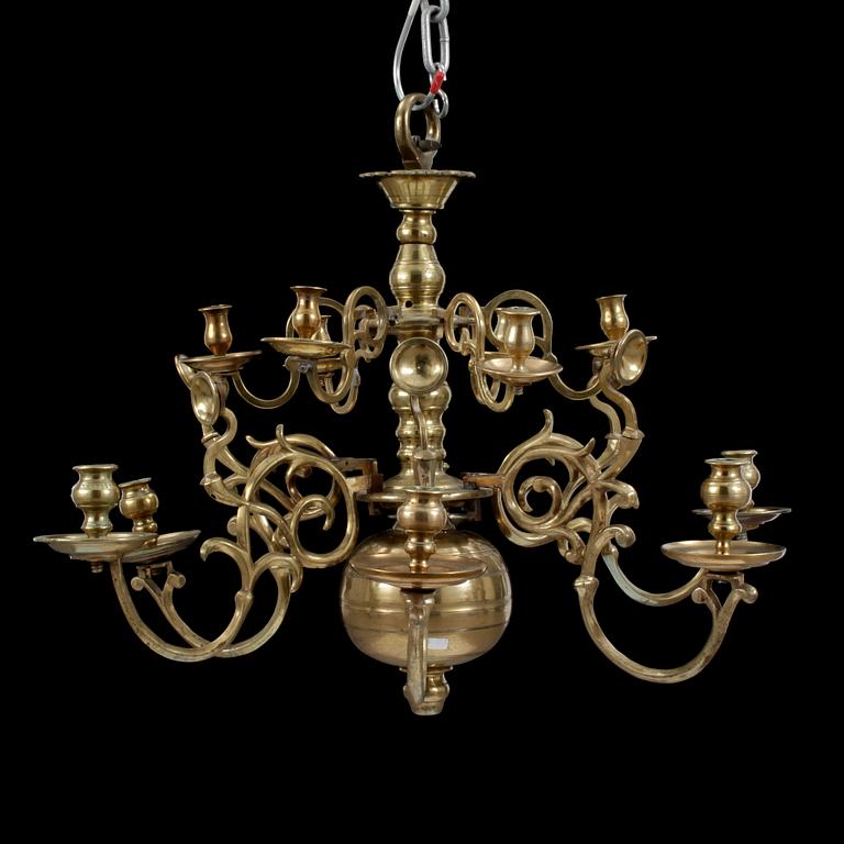 TAKKRONA, barocktyp, 1700-tal. Höjd ca54 cm.