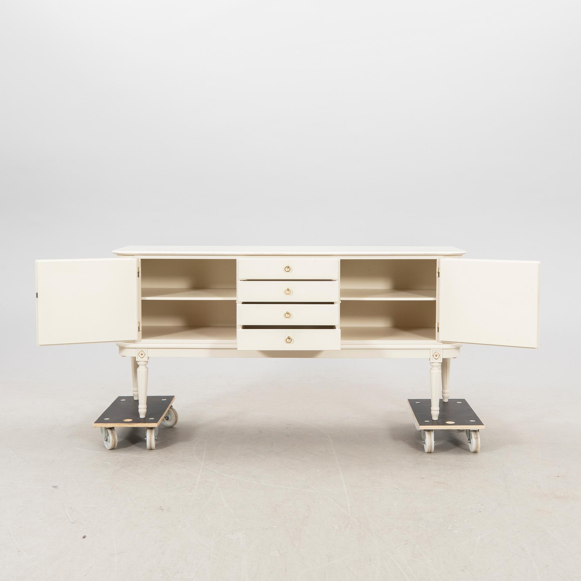 Sideboard, gustaviansk stil, 1900-talets senare del.