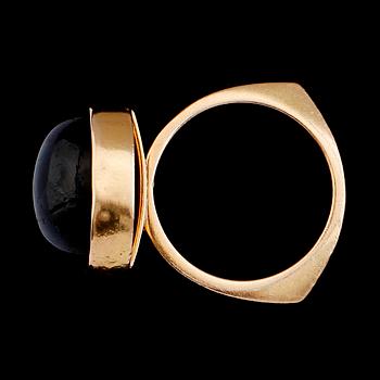 RING, 18 k guld, OC Stockholm 1976. Vikt 9,8 g.