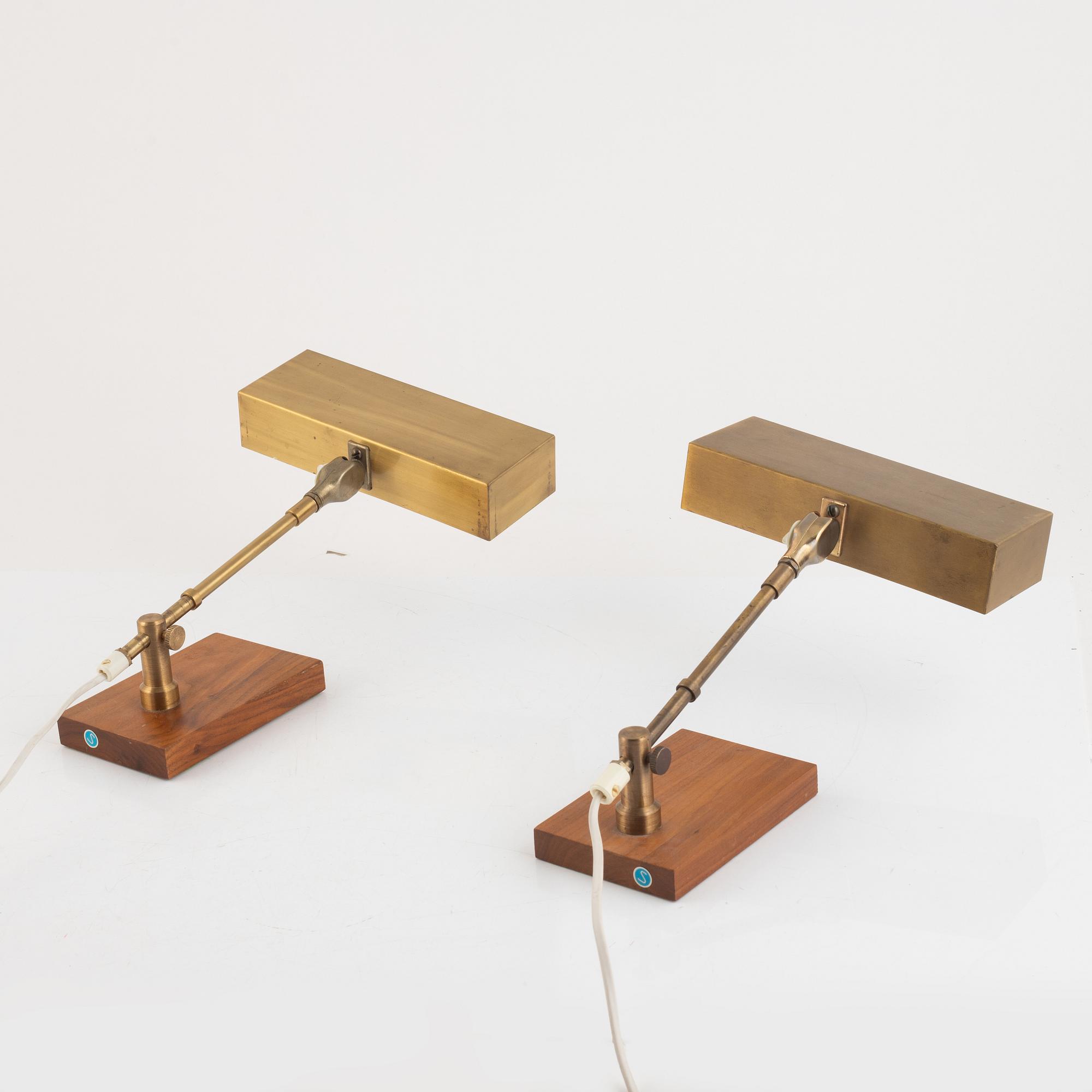 Hyllbelysning, ett par, snarlika, 1900-talets andra hälft.