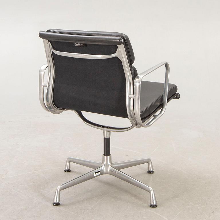 Charles & Ray Eames, Desk Chair, "EA 207 Soft Pad Chair", Vitra.