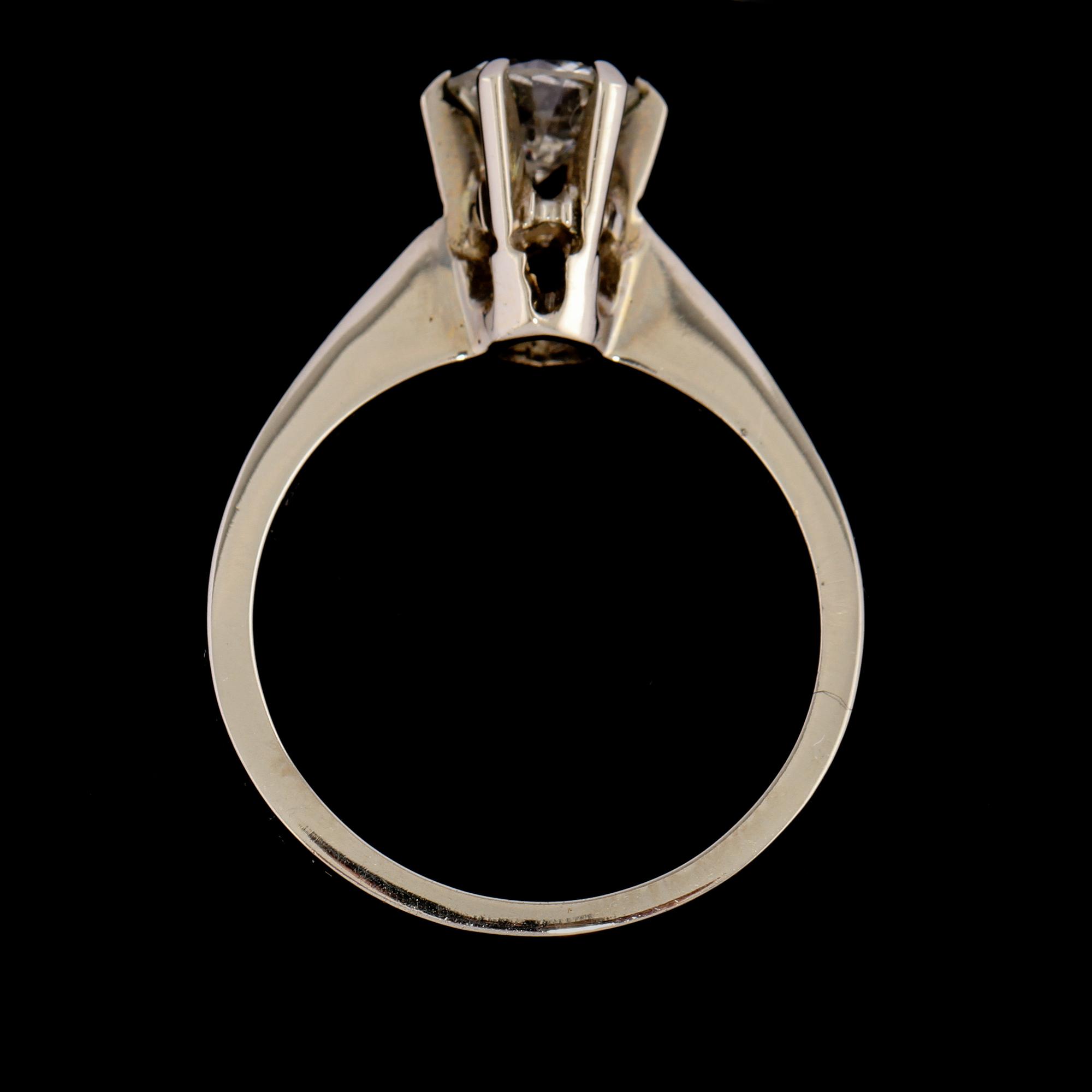 RING, 18k vitguld med briljantslipad diamant, ca 0.70 ct, utländska stämplar. Vikt 4 g.