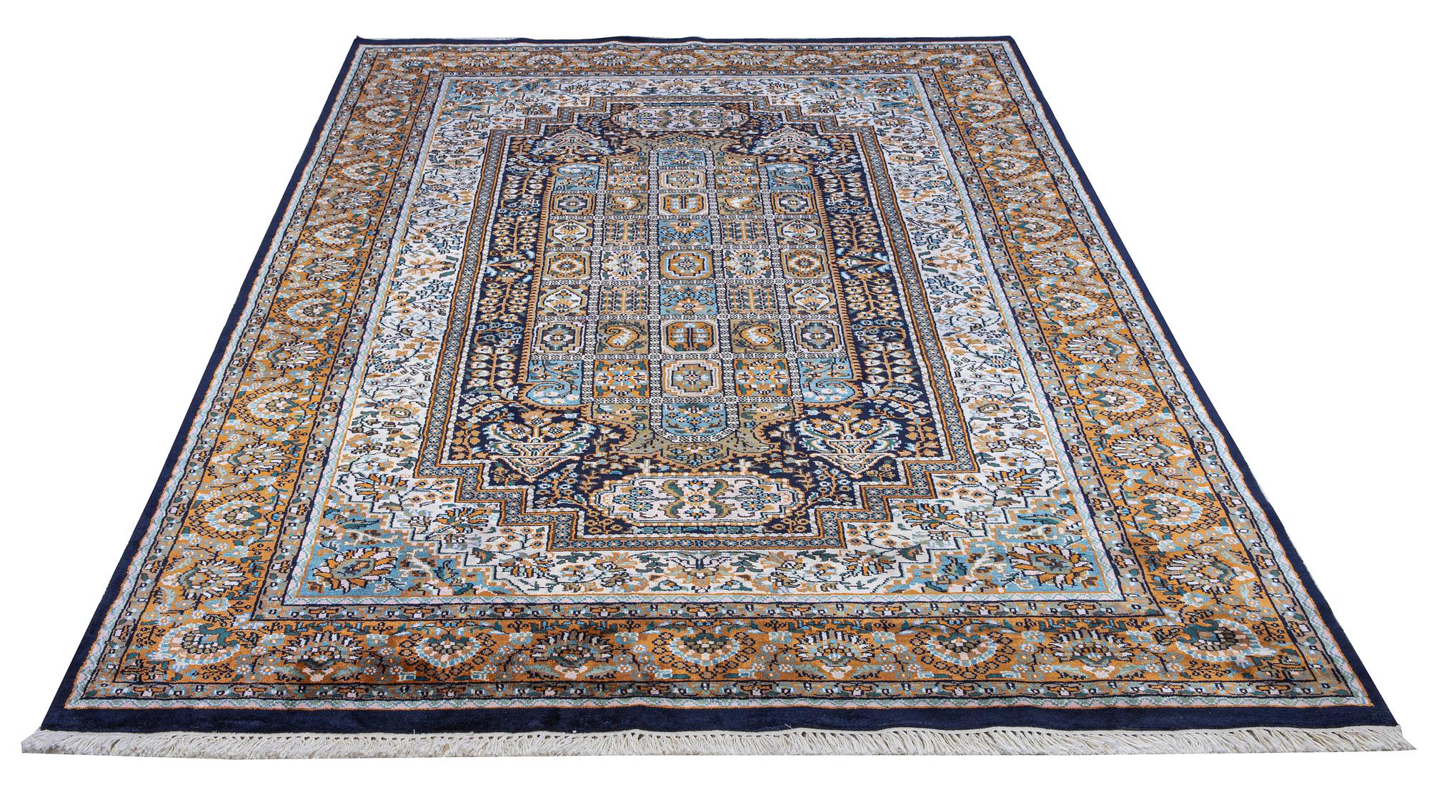 A carpet, Oriental Silk, ca 271 x 180 cm.