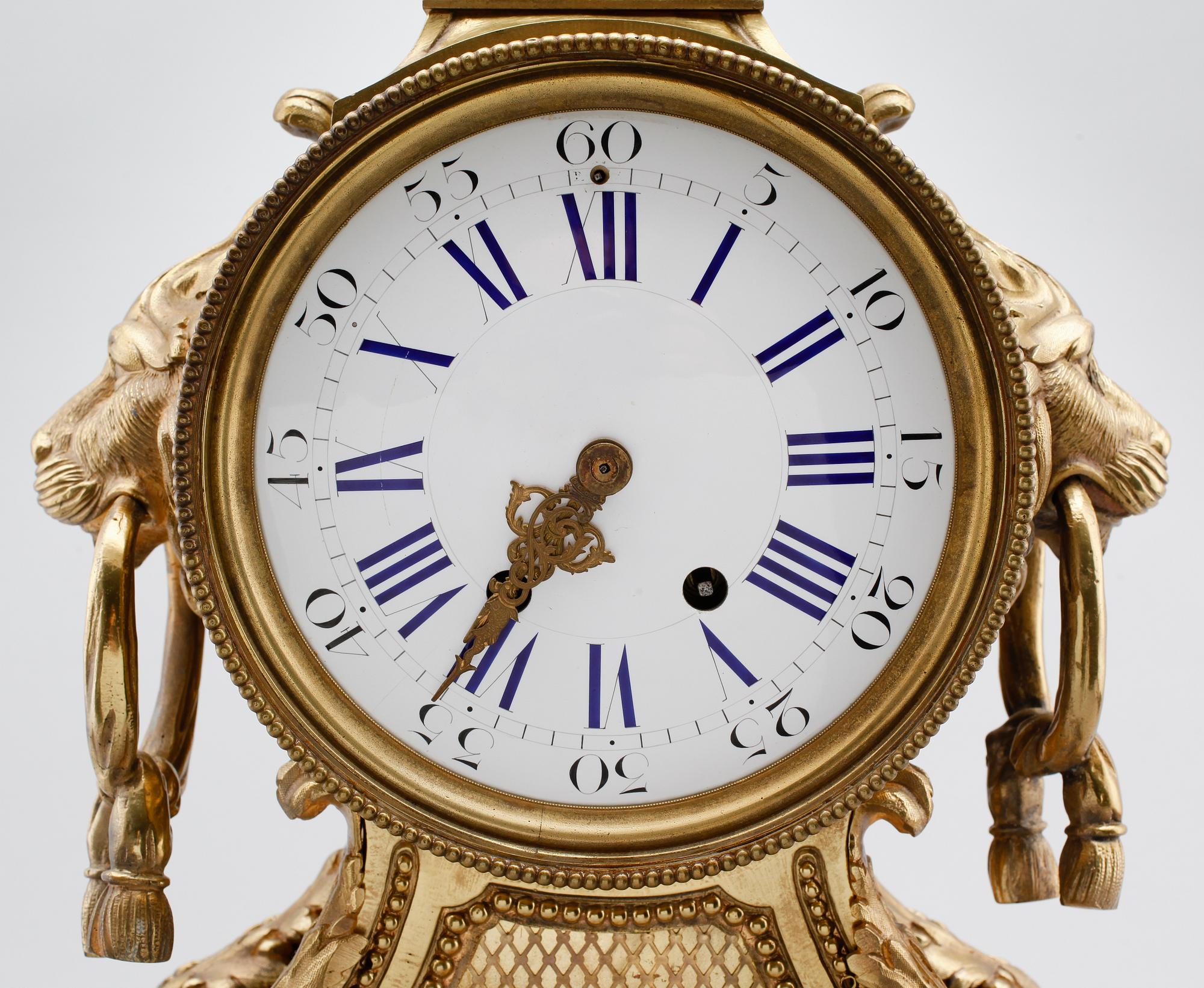 BORDSPENDYL, mässing, 1800-talets andra hälft.