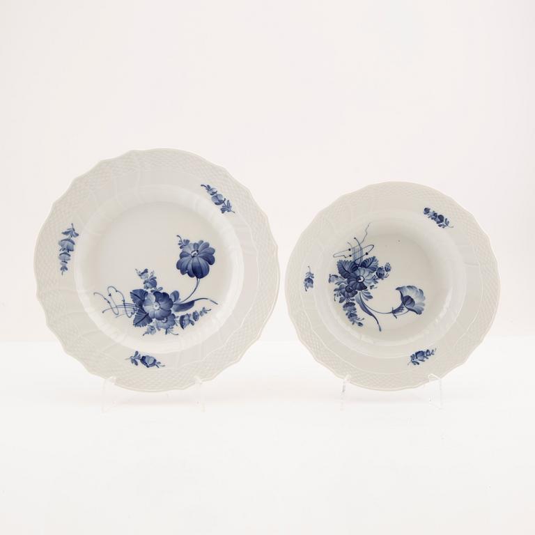 Servis "Blå blomst" 97 dlr Royal Copenhagen porslin.