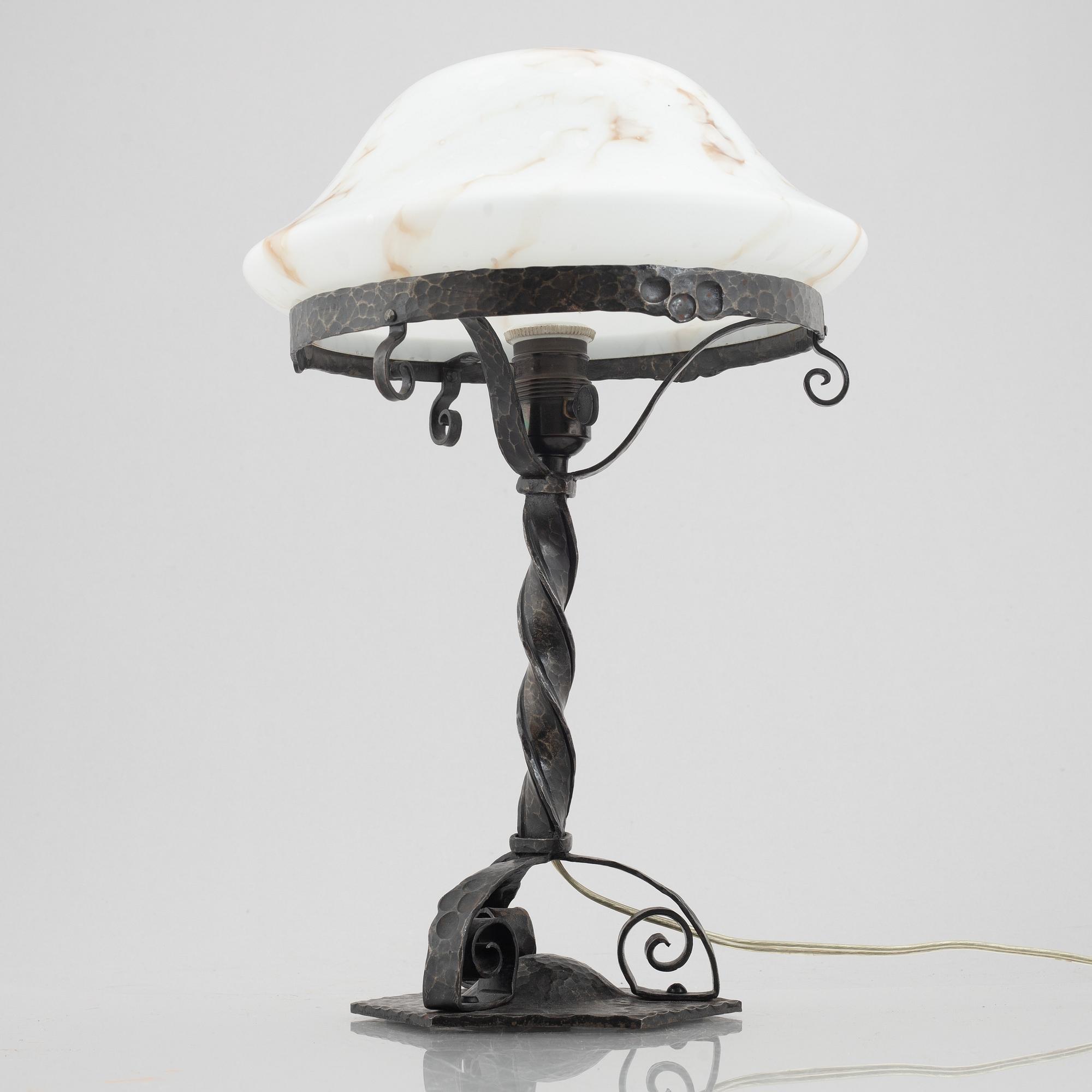Arvid Böhlmarks Lampfabrik, bordslampa, modell "6597", jugend, 1900-talets början.