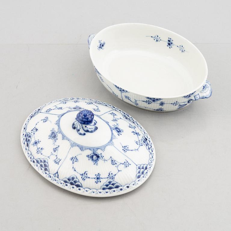 A 'Blue Fluted' / 'Musselmalet half lace' porcelain tureen with cover, Royal Copenhagen, model 622, 1966/67.