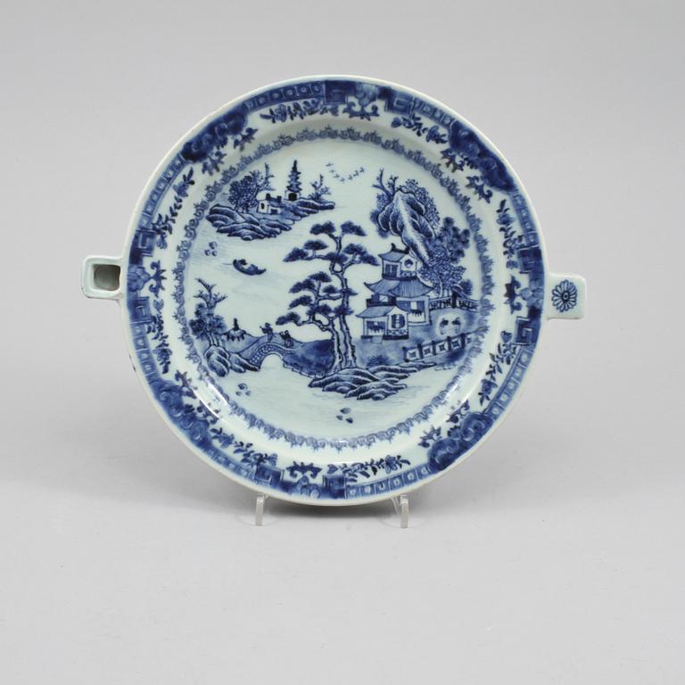 VÄRMEFAT, porslin, Kina, 1800-tal.