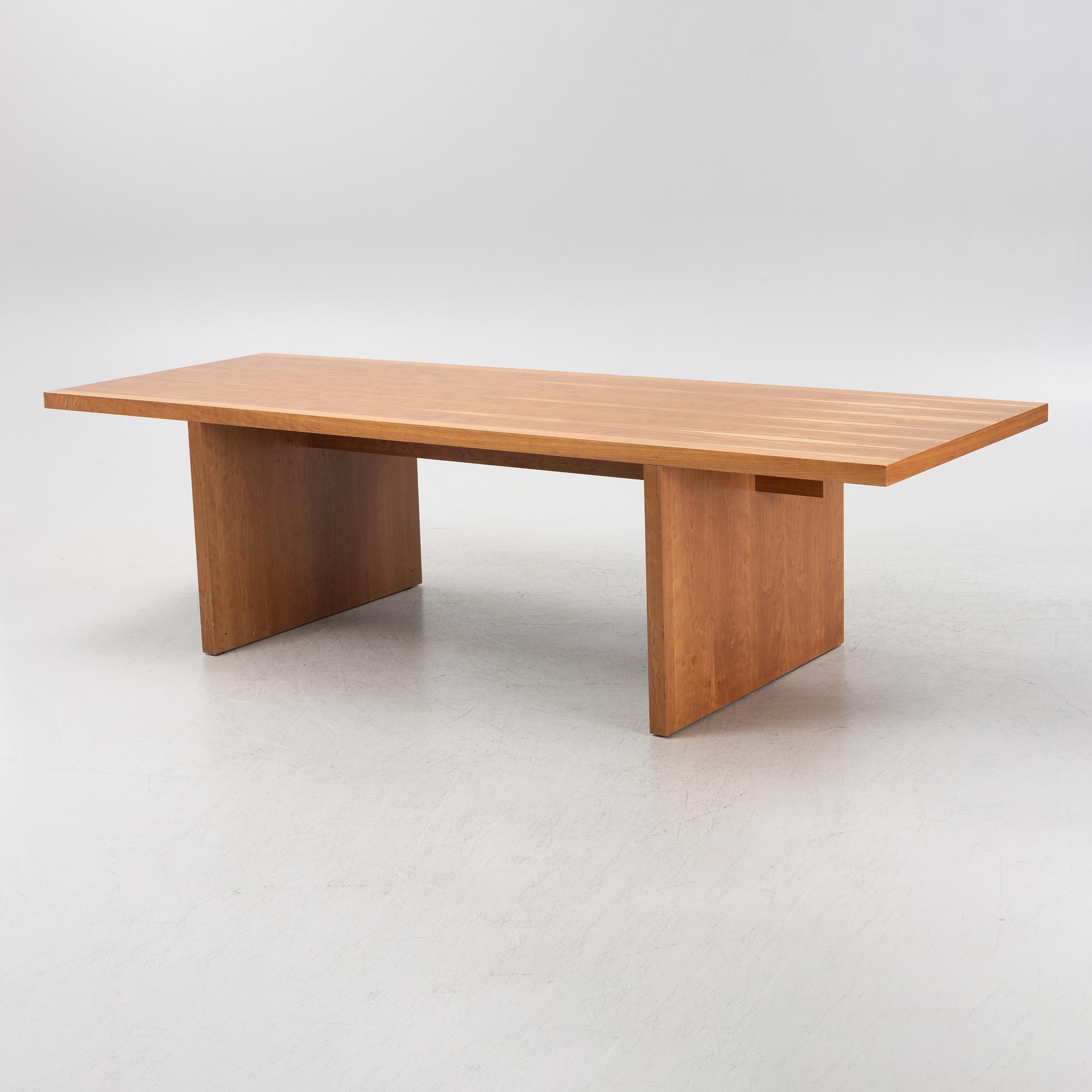 Joyn Studios, dining table.