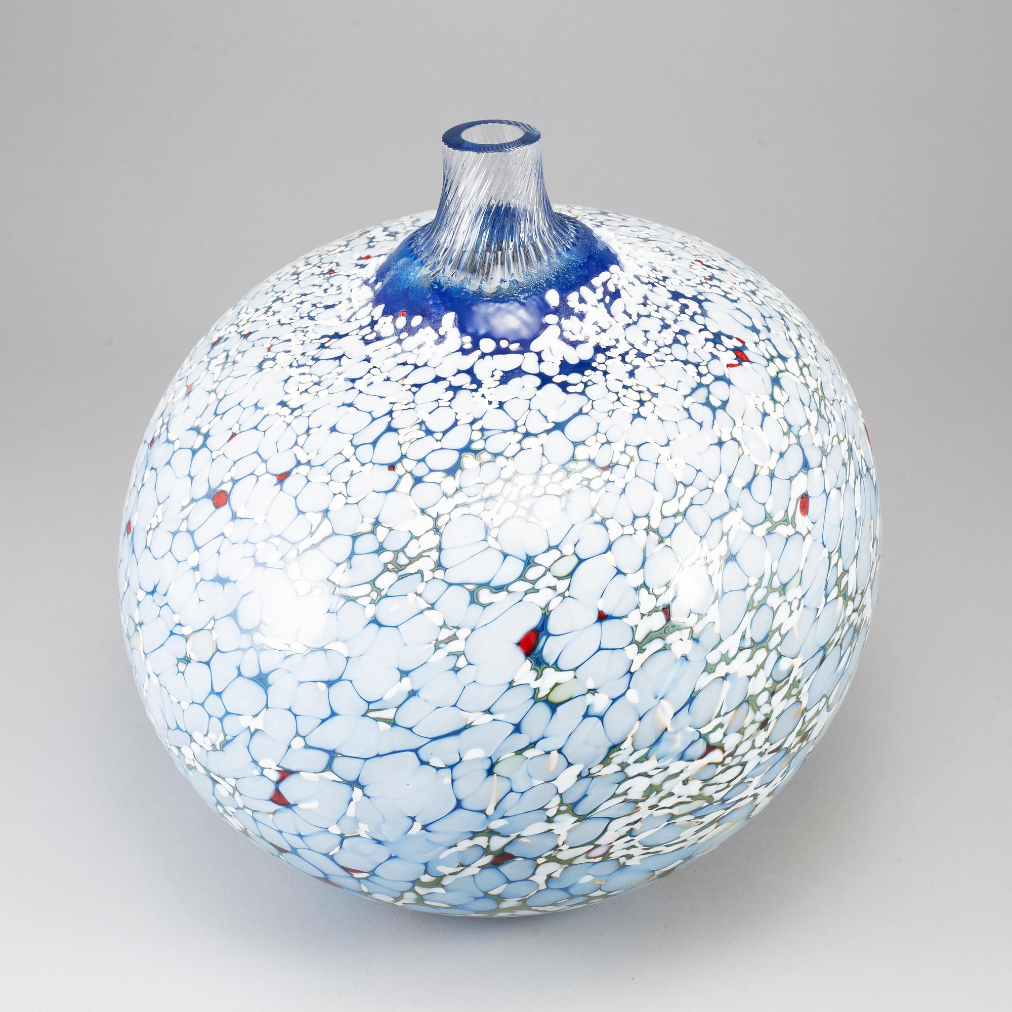 BERTIL VALLIEN, vas, glas, Kosta Boda, signerad.