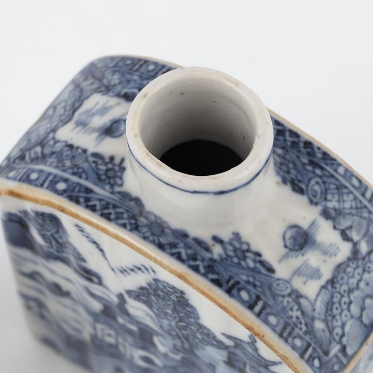 Two porcelain tea caddies, China, Qianlong (1736-95).