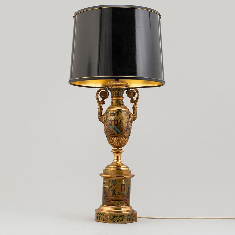 A 19th century table lamp with chinoiserie decor.