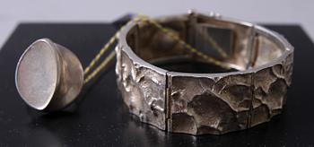 ARMBAND samt RING, sterlingsilver, Matti J. Hyvarinen, 1962 o 1972. Finland.